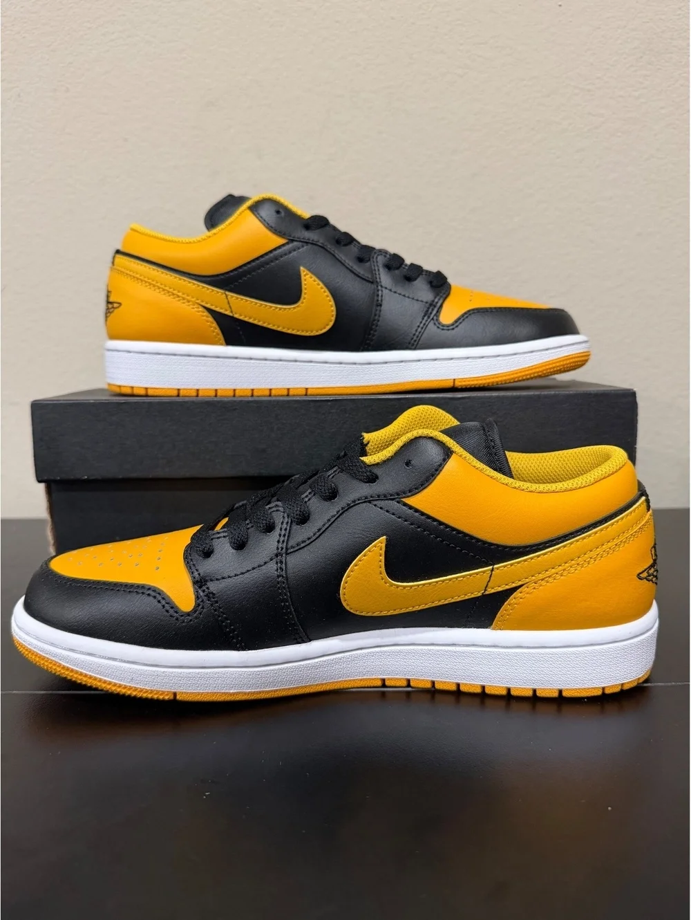 Size 9 - Air Jordan 1 Low “Yellow Ochre”